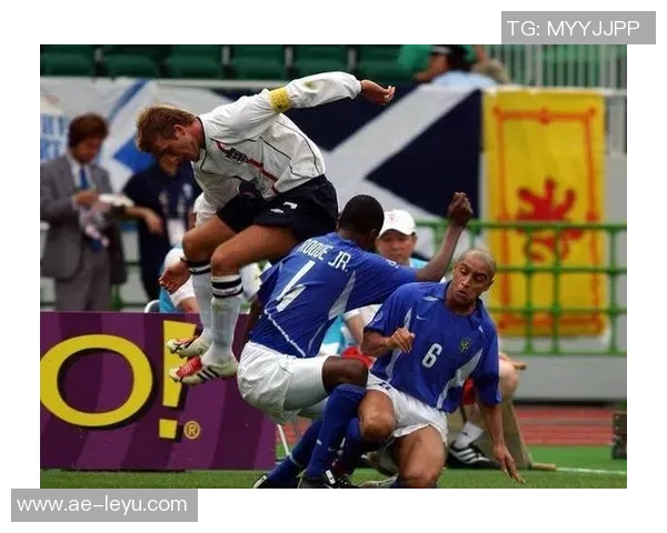 小贝神奇任意球救英格兰2001年今日重温经典世界杯之路
